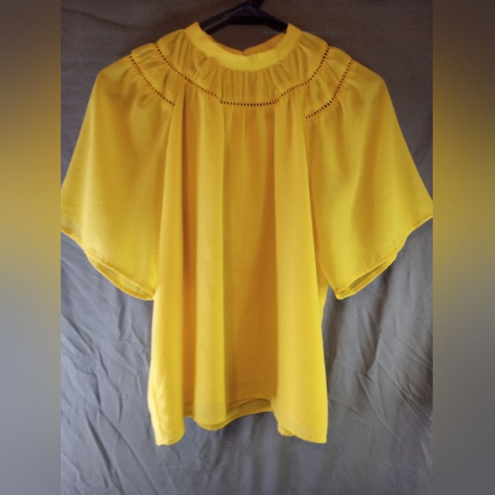 Ann Taylor Yellow Peasant Short Sleeve Women's Small Petite Top